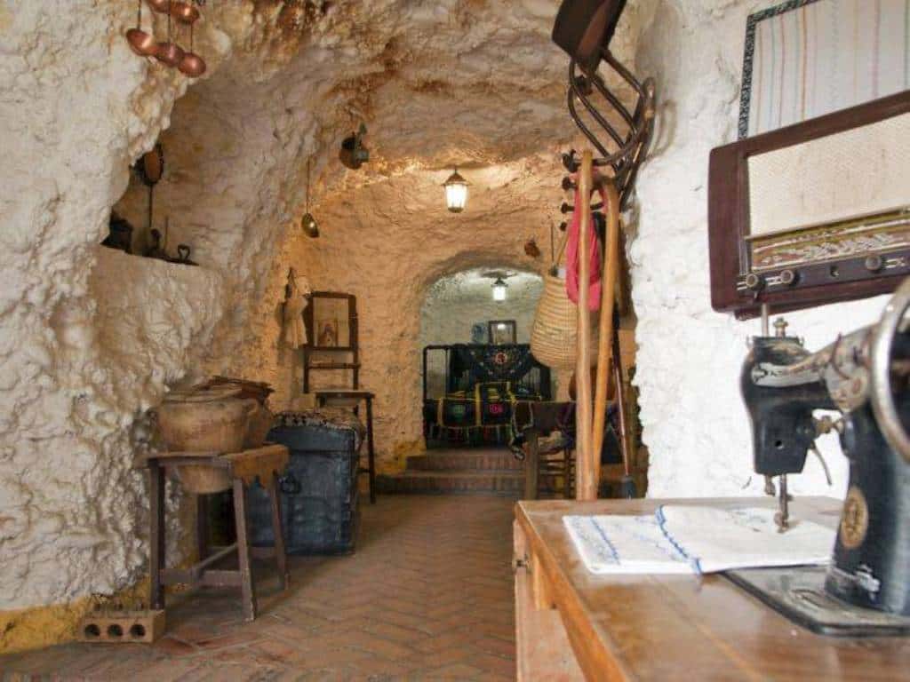 Survival Cave - Tarancon, Spain