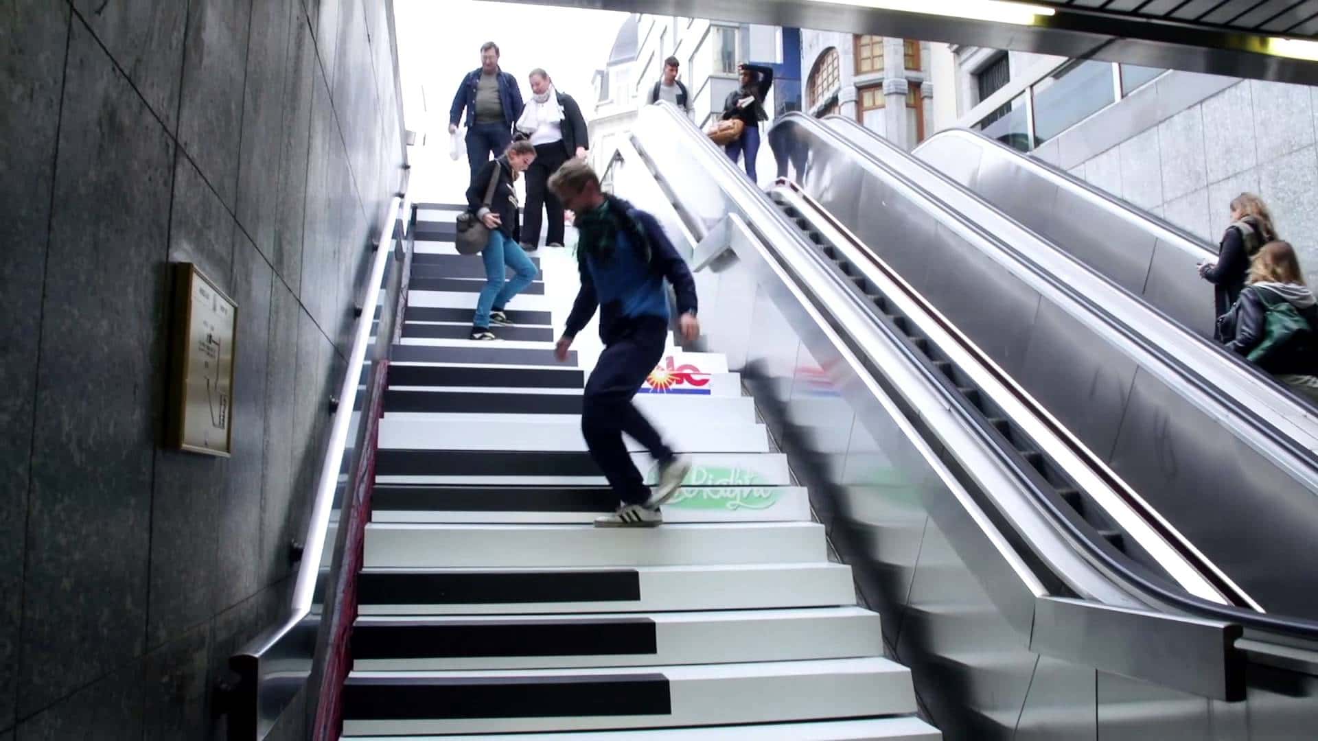 The Fun Theory - Piano Stairs